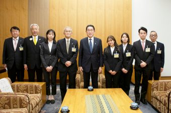 表敬訪問の様子(広島フェニックスライオンズクラブより提供)